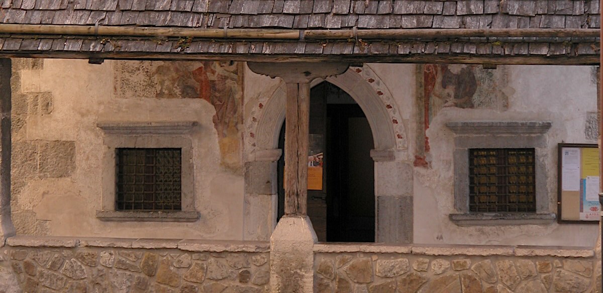 chiesa san giacomo porticato