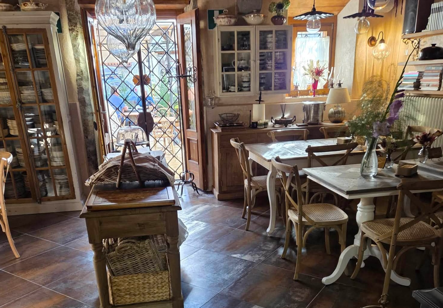 Inaugurata la Taverna Kapun